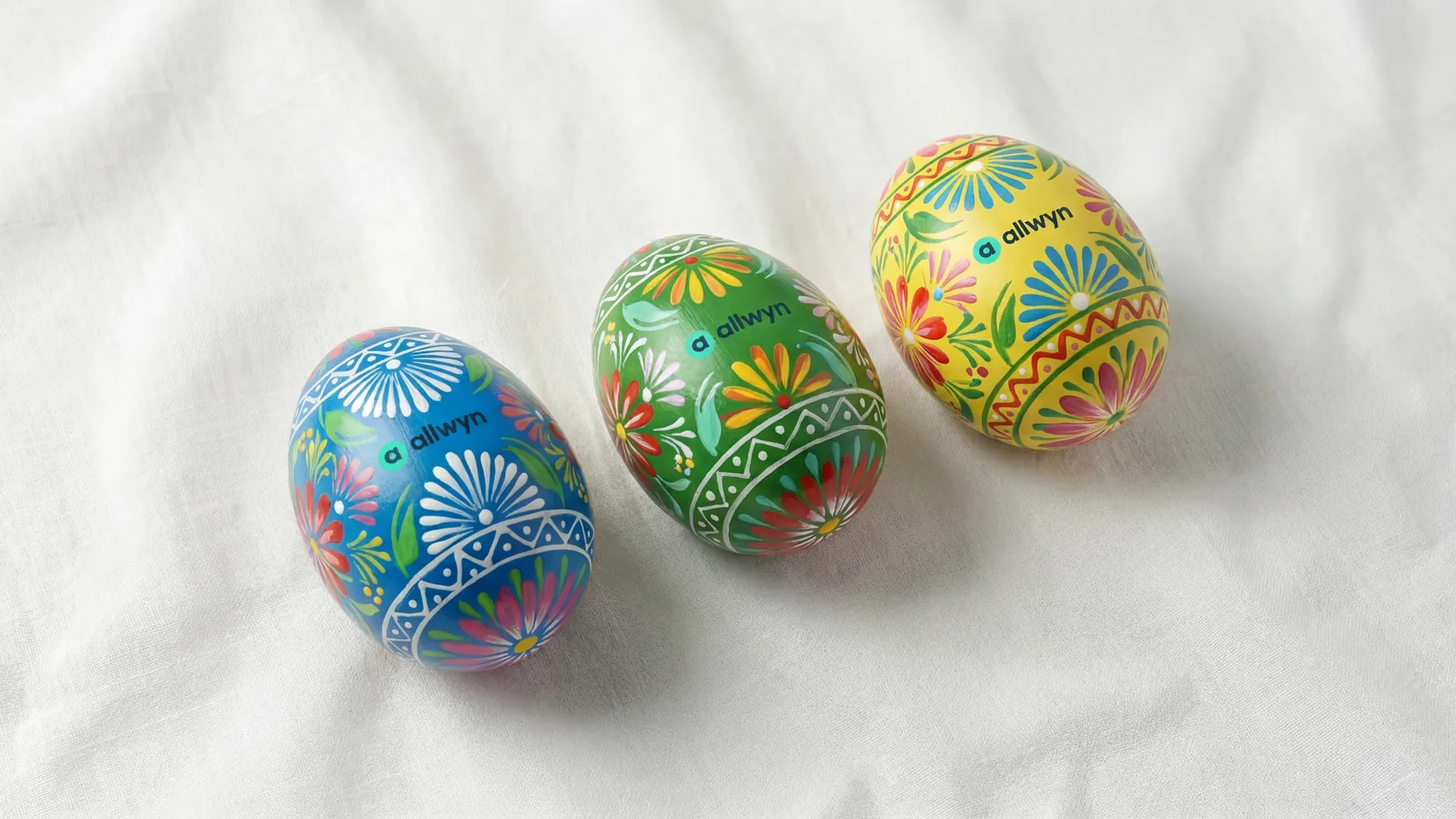 Eggs on linen
